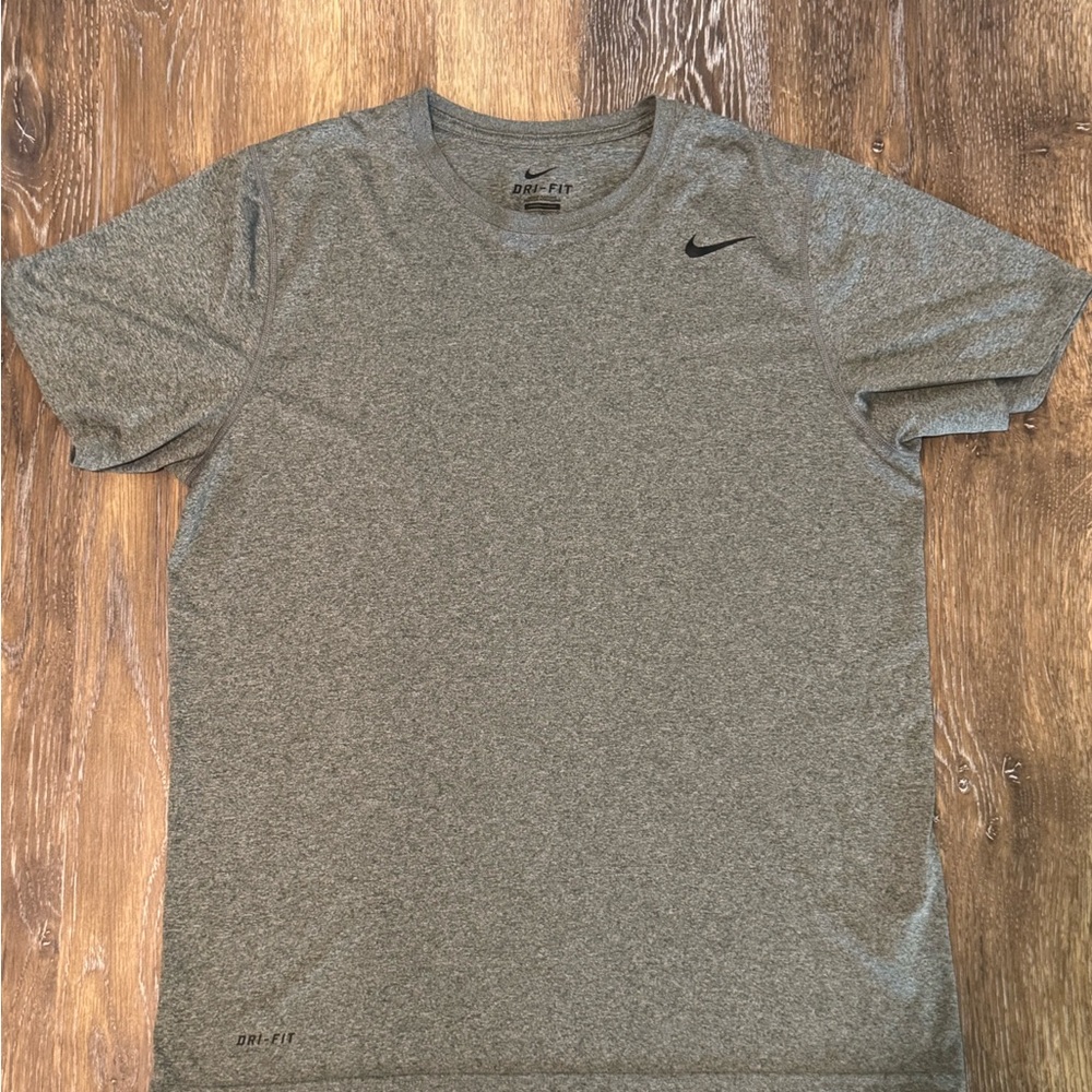 Nike Men's Gray Dri-FIT Shirt